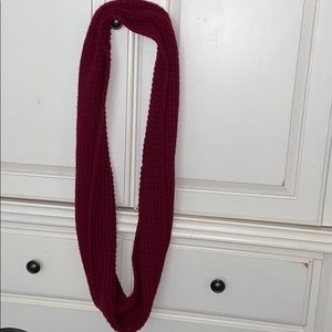 BURGENDY INFINITY SCARF
